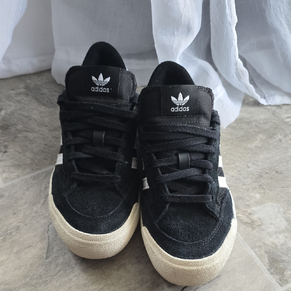 Adidas Nora black